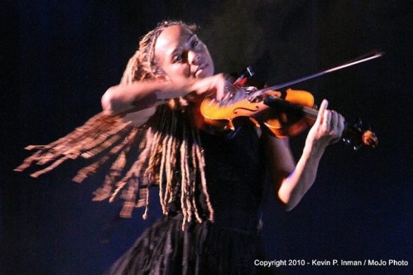 Anne Harris playing violin